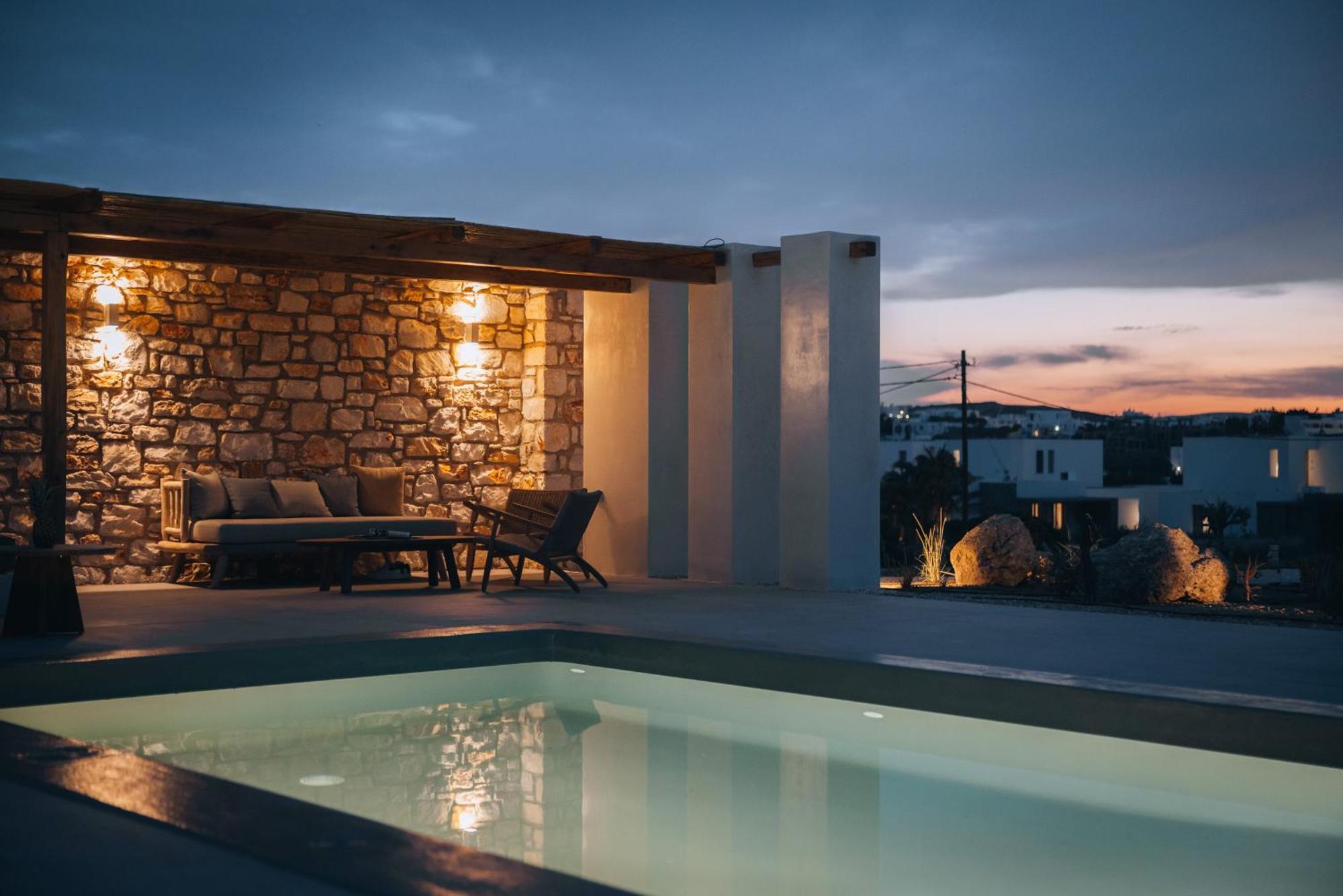 Kosmitis Suites & Villas Nausa Pokoj fotografie