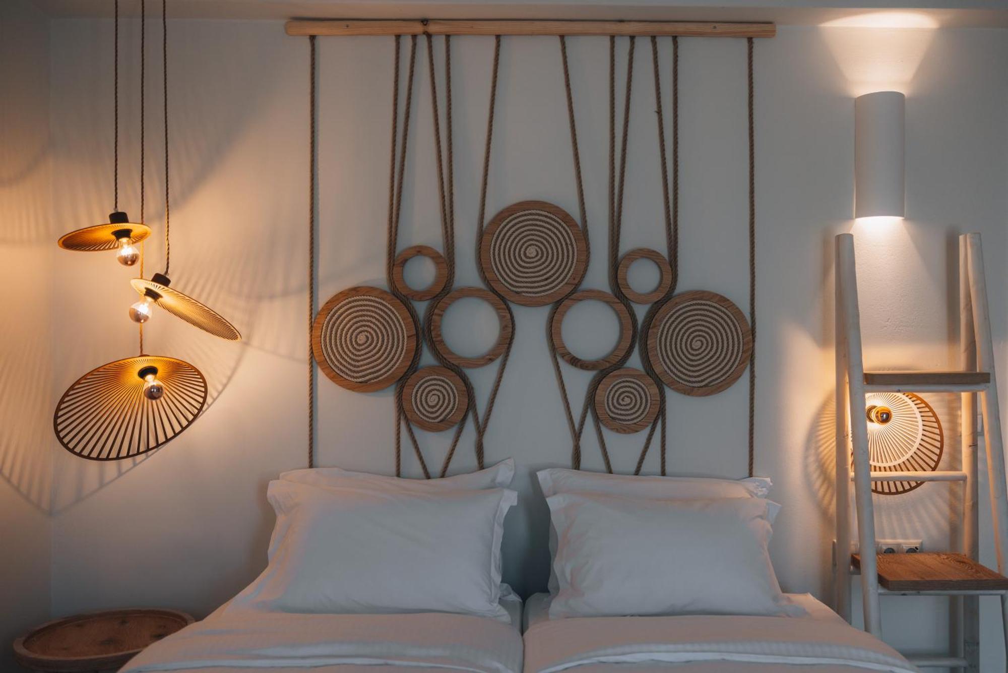 Kosmitis Suites & Villas Nausa Pokoj fotografie