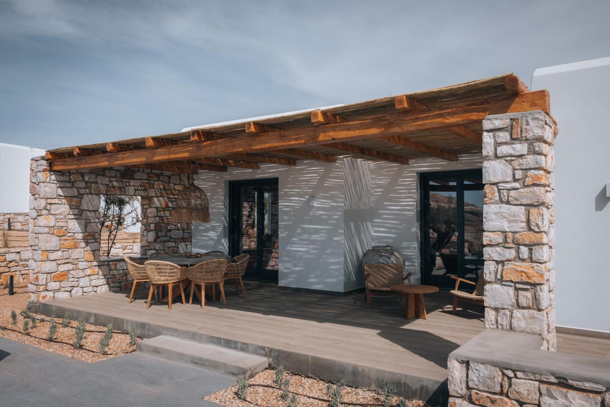 Kosmitis Suites & Villas Nausa Pokoj fotografie