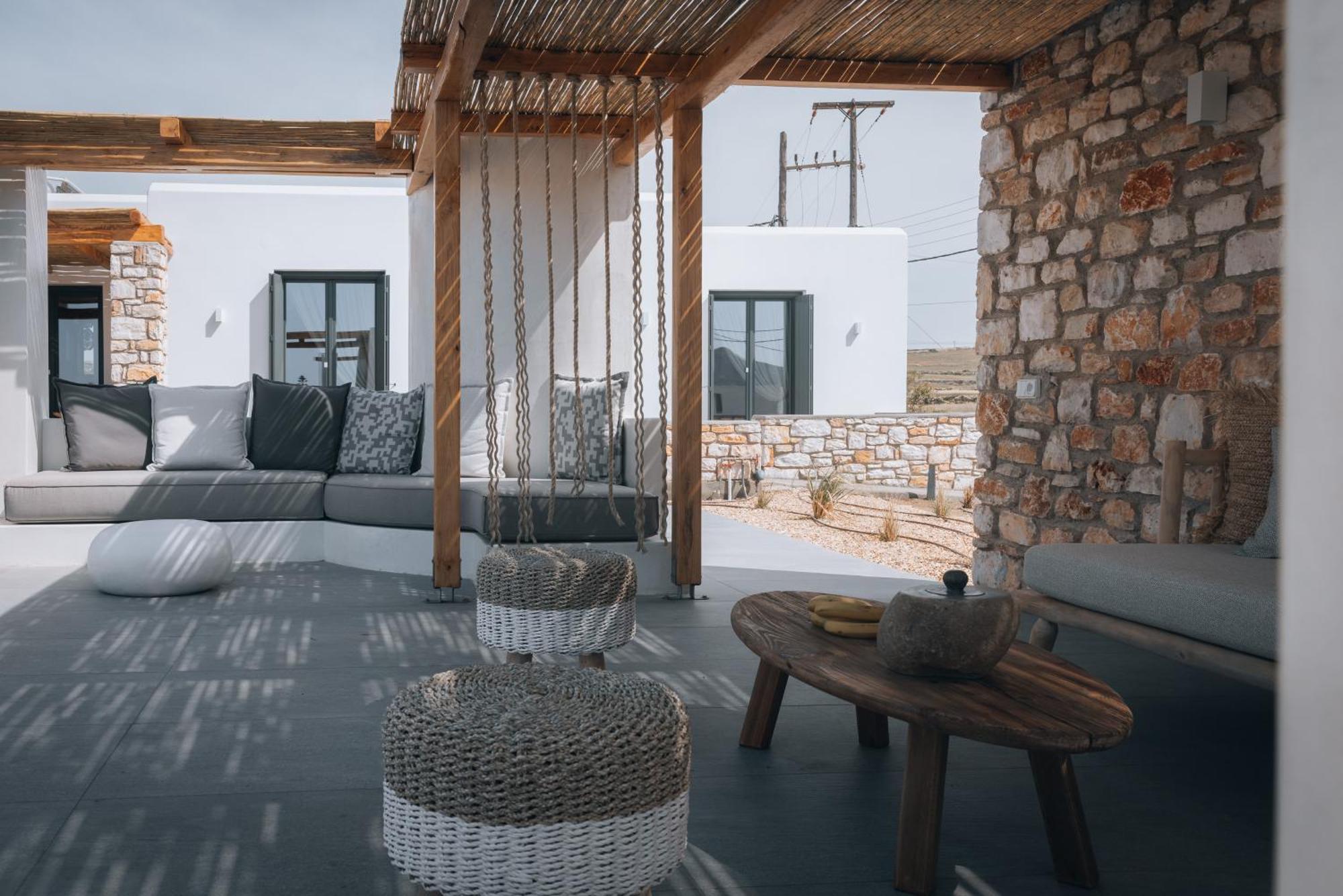Kosmitis Suites & Villas Nausa Pokoj fotografie