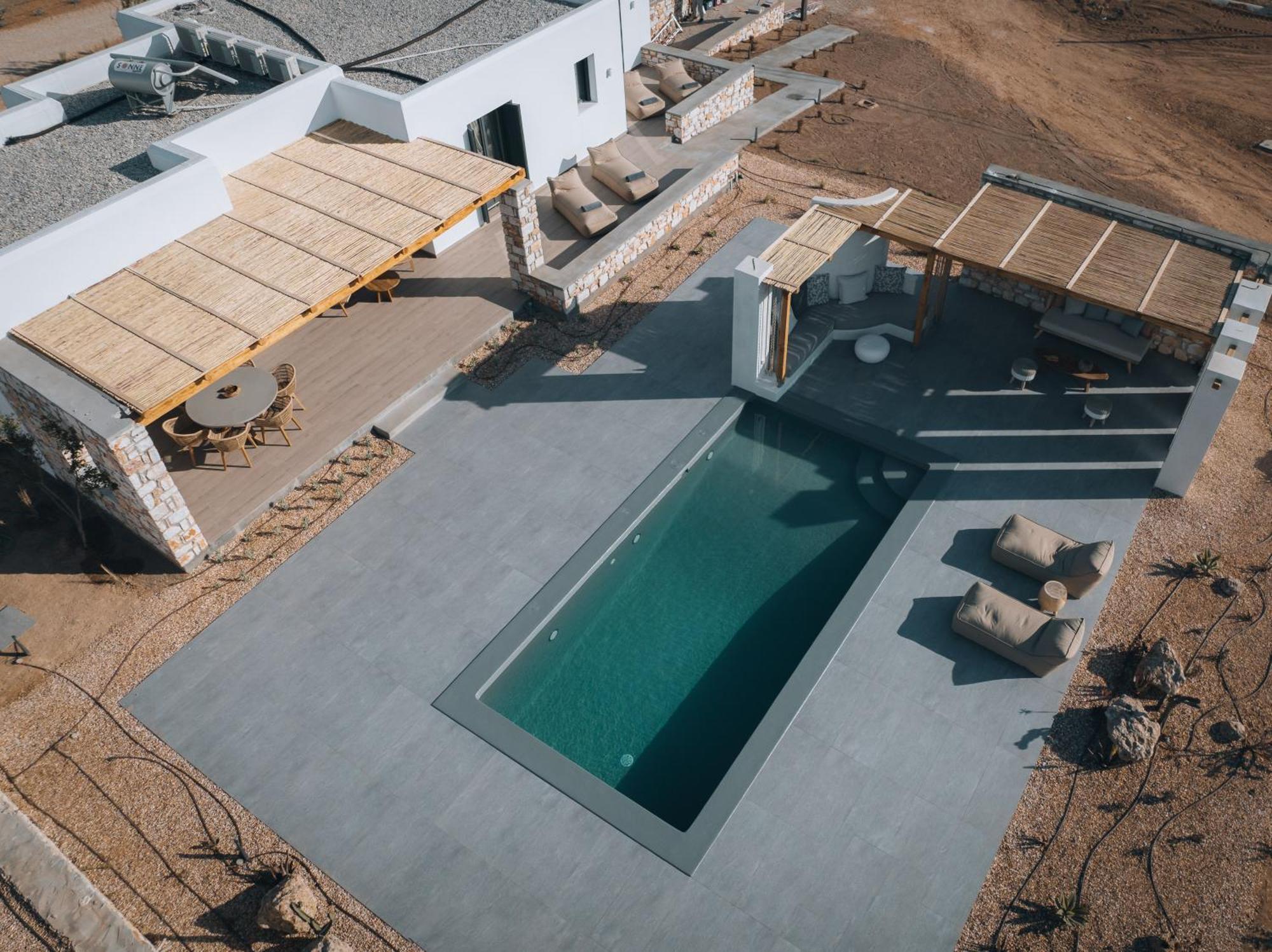 Kosmitis Suites & Villas Nausa Pokoj fotografie